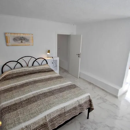 Samina - With Stunning Views And Private Pool In *